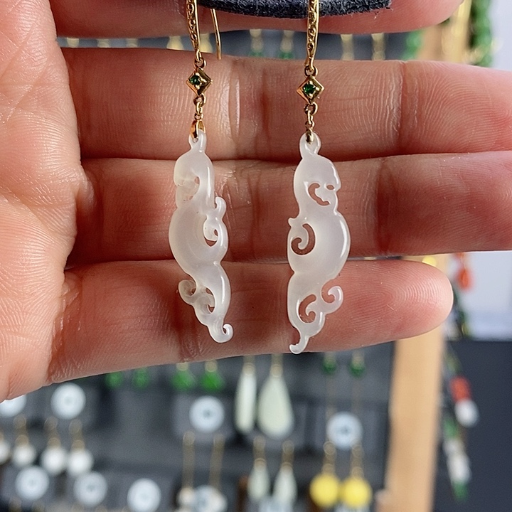 和田玉（糖玉）耳饰18K金镶嵌耳饰