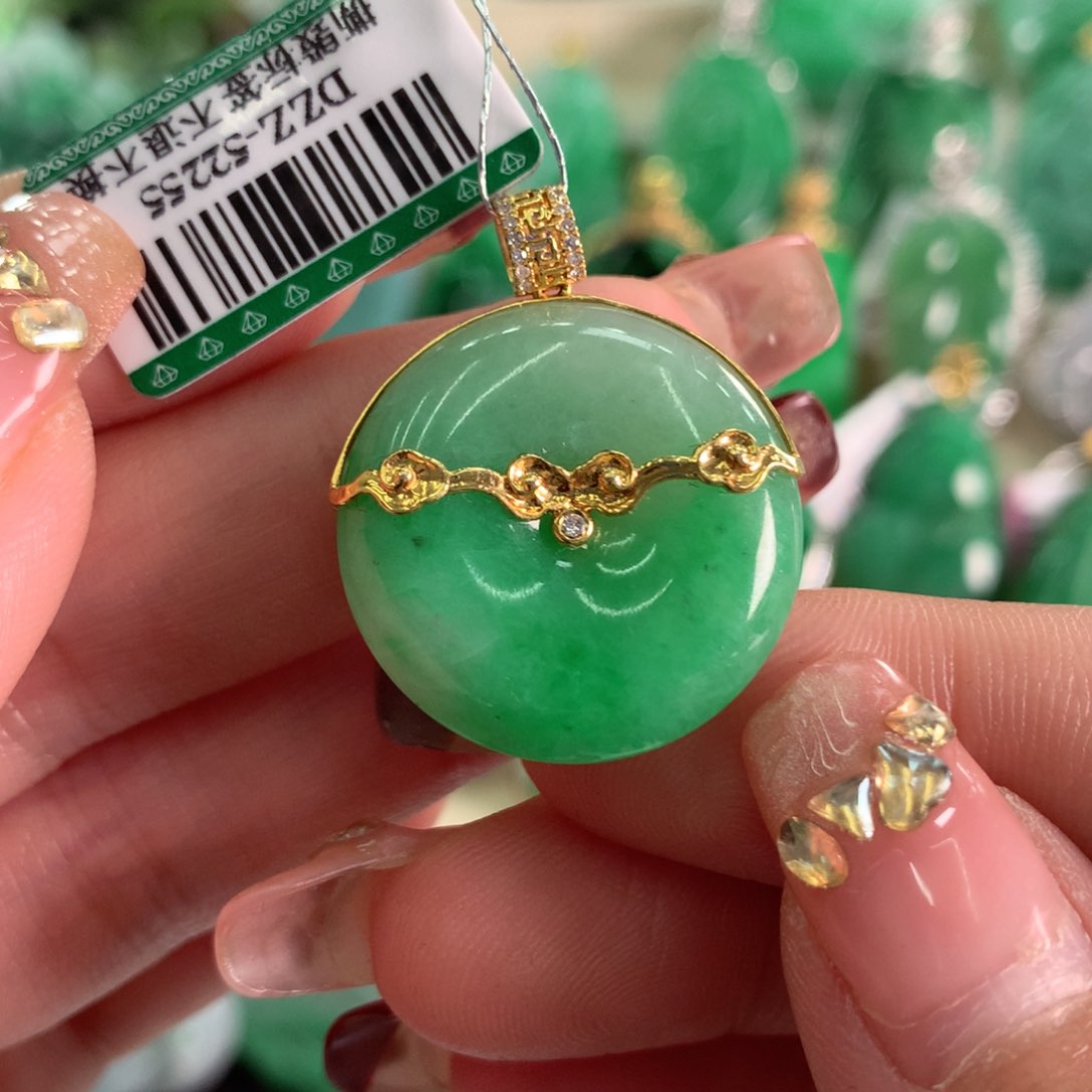 翡翠吊坠(不含链)18K金镶嵌