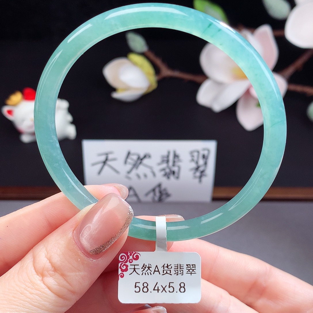 翡翠手镯（圆镯）未镶嵌