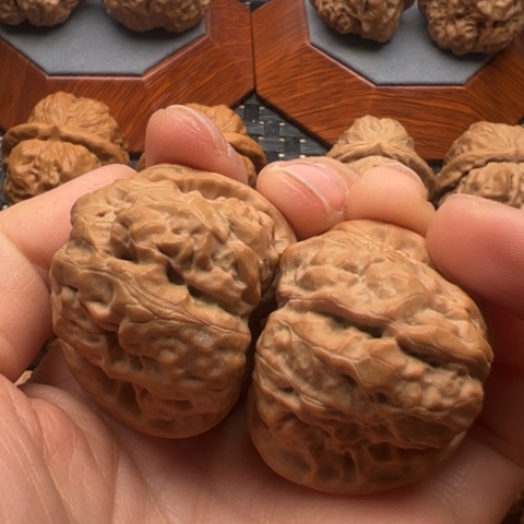 文玩核桃把件姚*宇边40左右