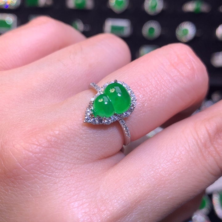 【闪购商品】翡翠吊坠(不含链)银S925镶嵌天然翡翠