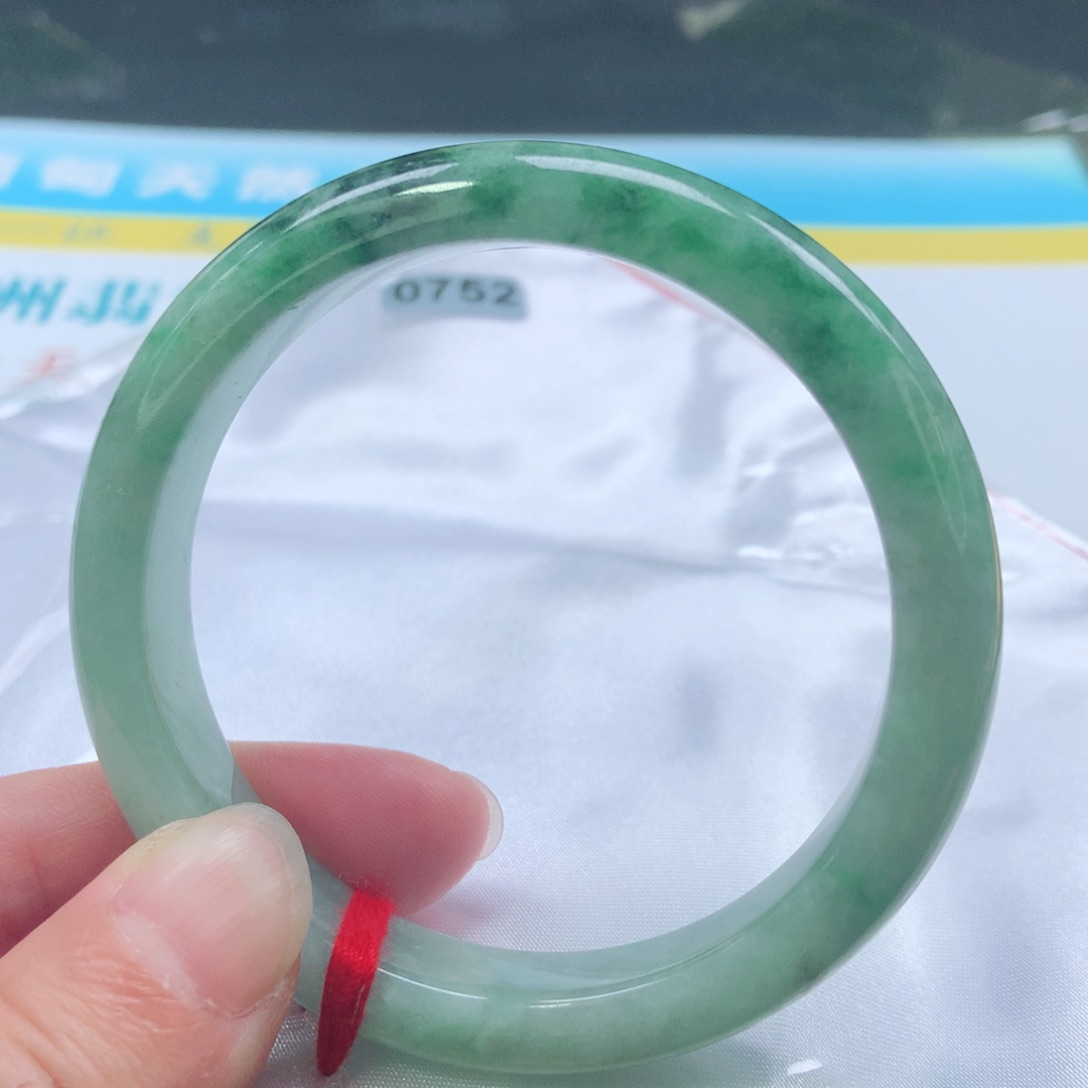 翡翠手镯未镶嵌0752号