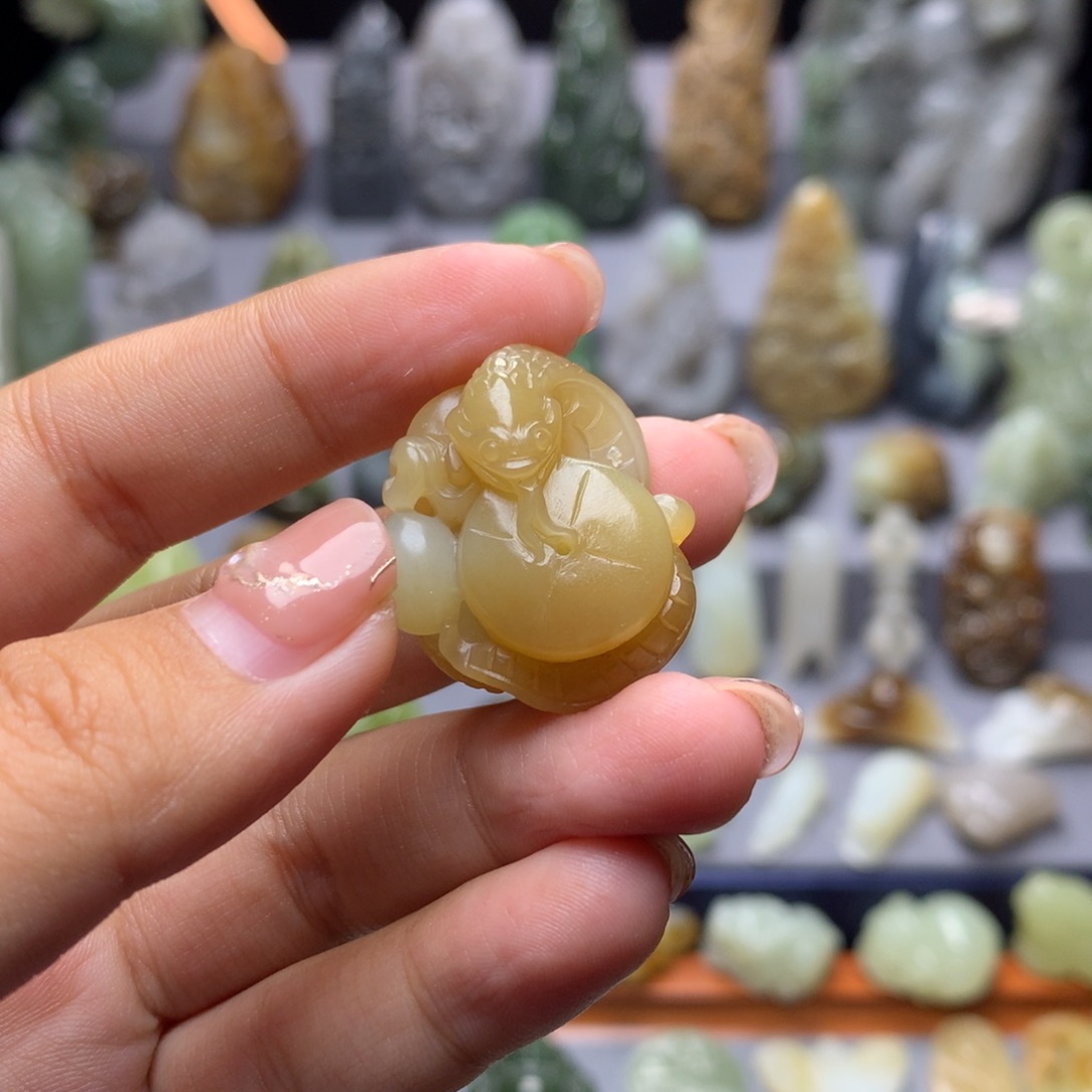 和田玉未镶嵌挂件