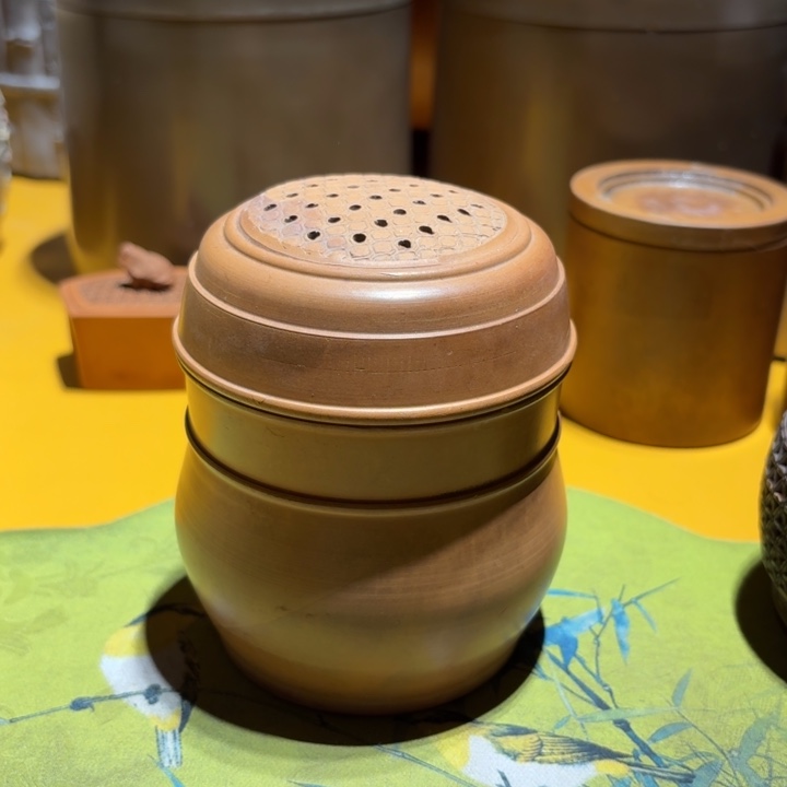 小娟叫罐残次品不包邮不退换