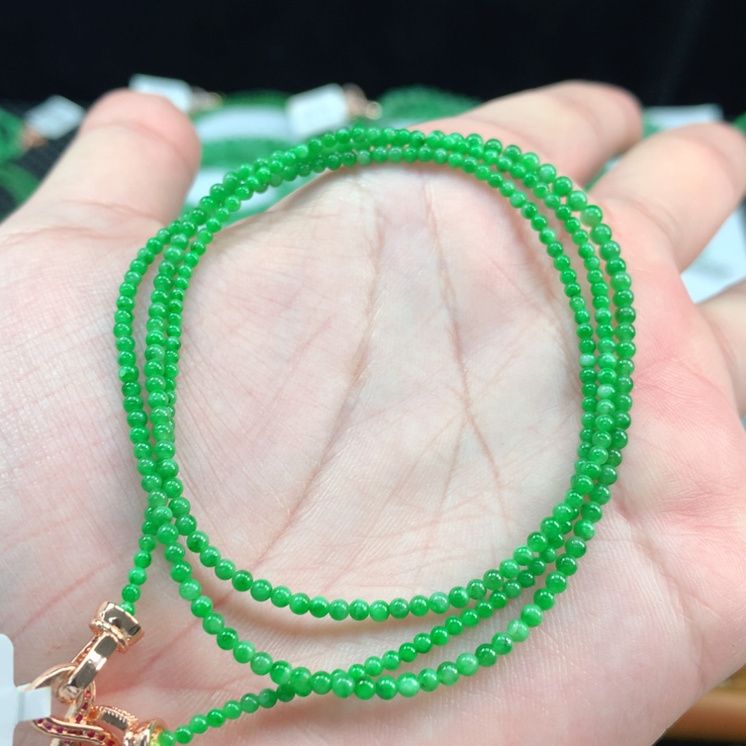 翡翠手链未镶嵌芒*?翡翠