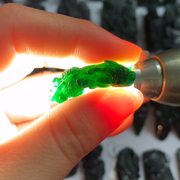 翡翠颈饰未镶嵌貔貅