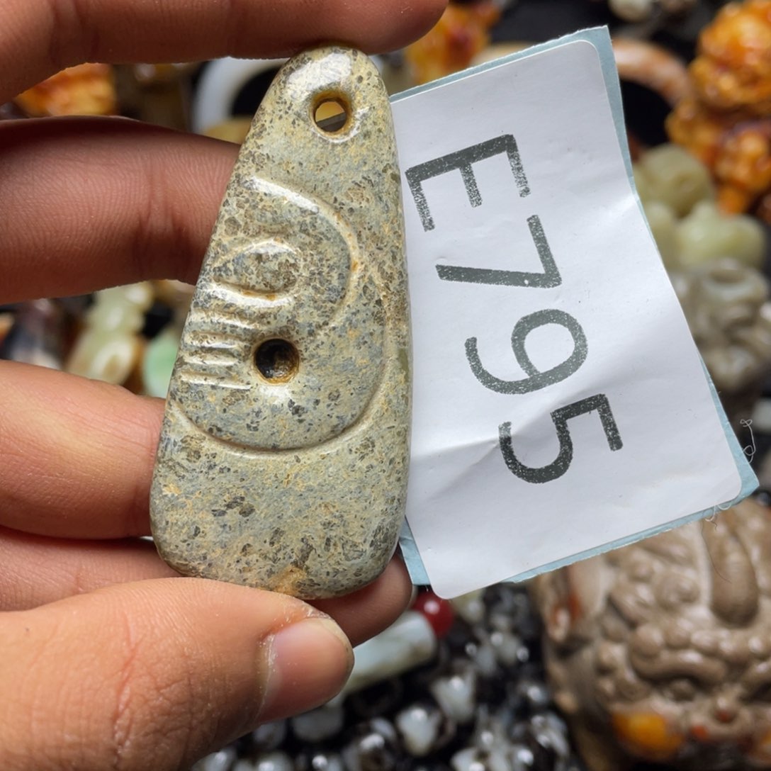 和田玉（糖玉）挂件未镶嵌