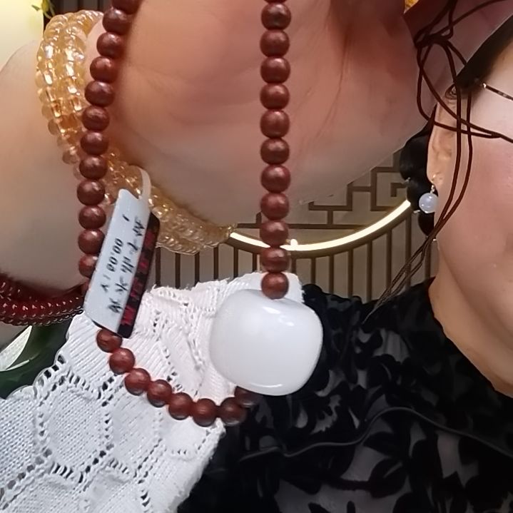和田玉颈饰未镶嵌万**品