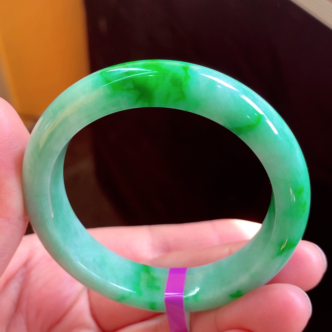 翡翠手镯未镶嵌缅甸翡翠