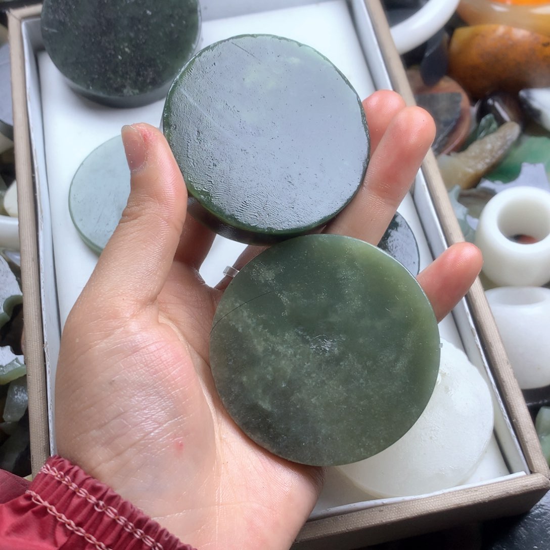 和田玉（糖玉）未镶嵌边角料隐*