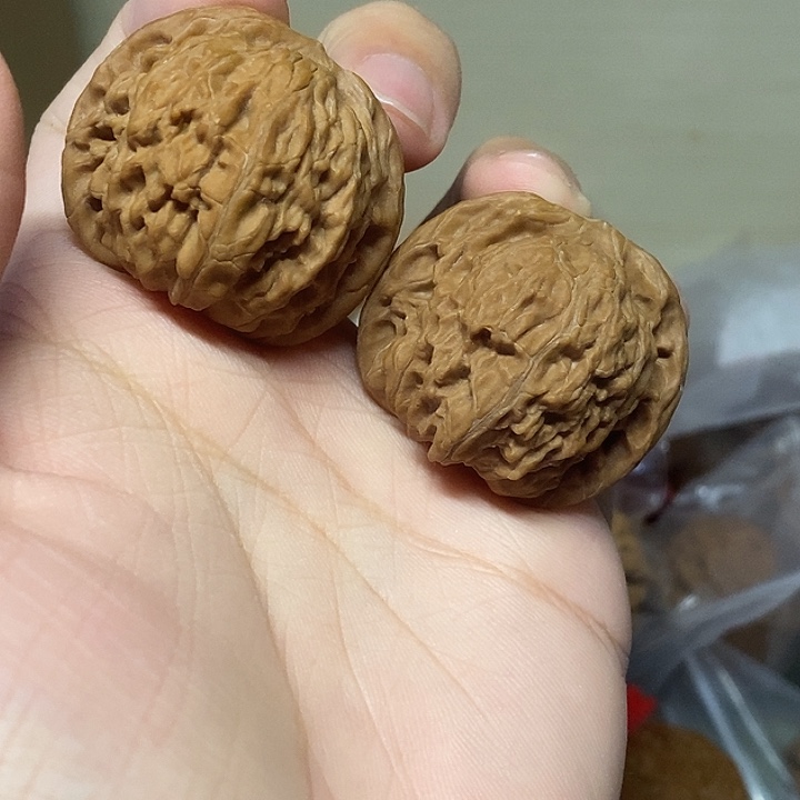 吊坠文玩核桃37+瑕疵正磨有黄有磕
