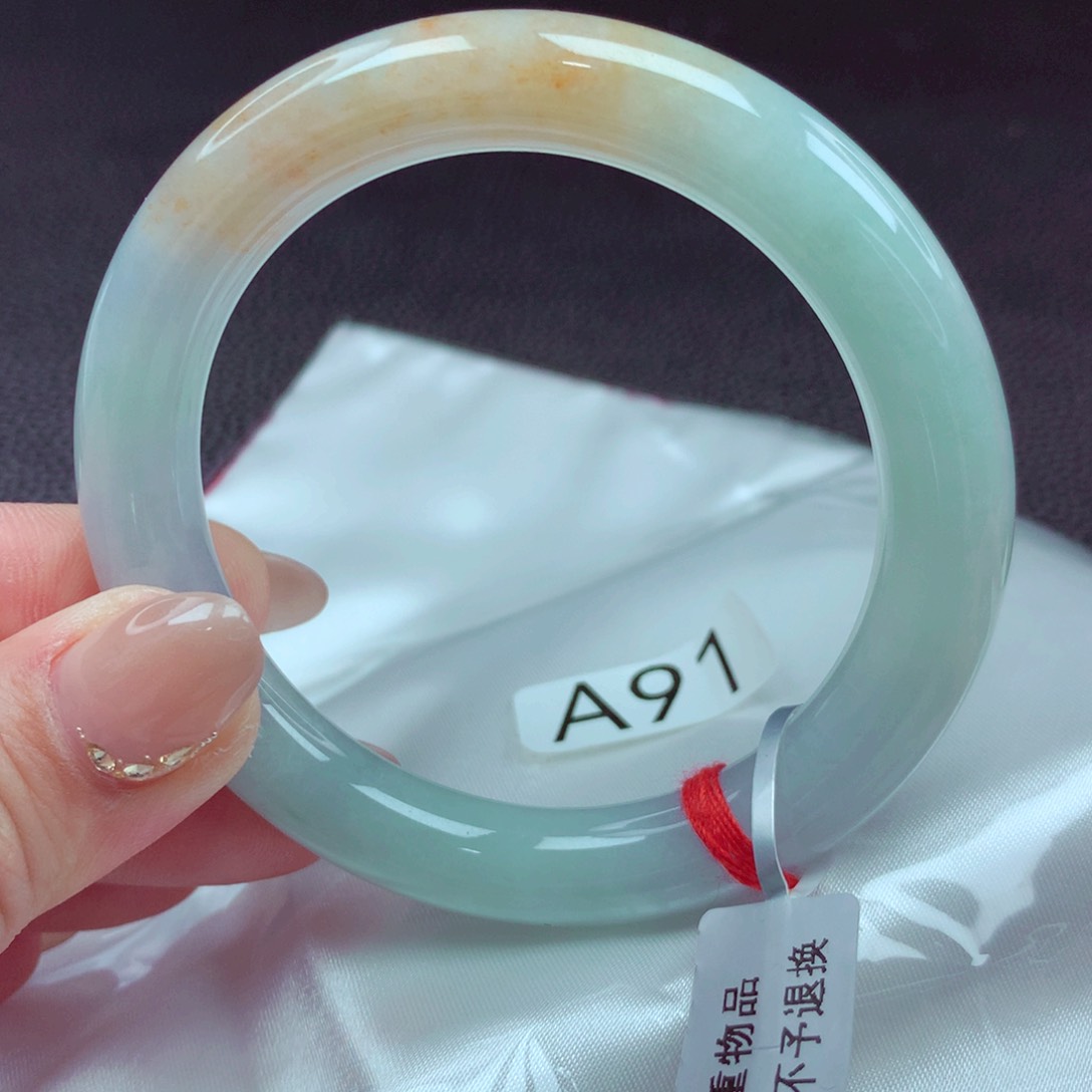 翡翠手镯未镶嵌手镯88