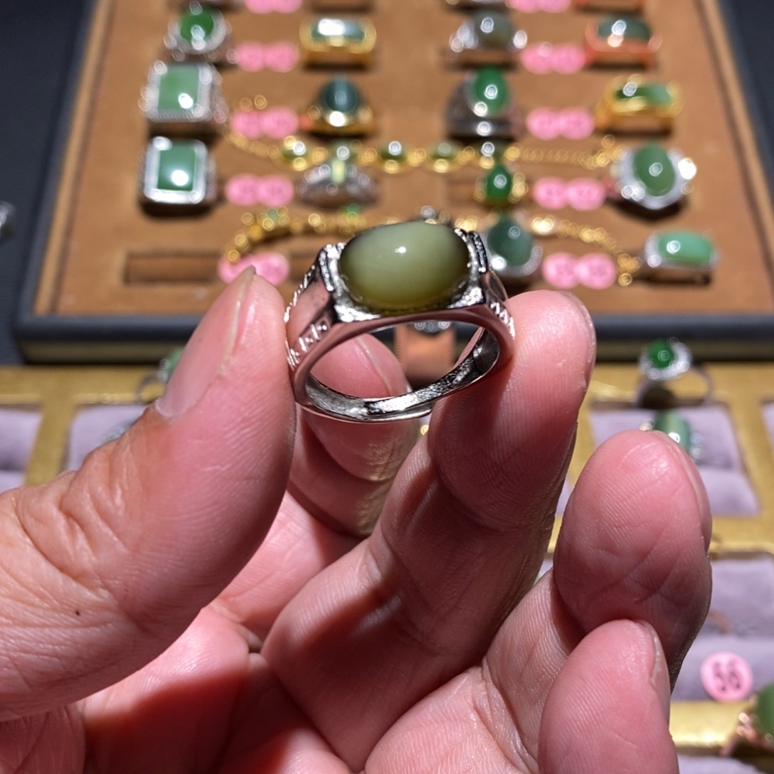 和田玉（碧玉）戒指未镶嵌