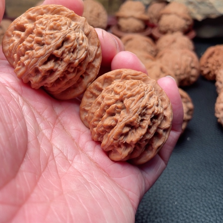 文玩核桃把件42全品山地楼