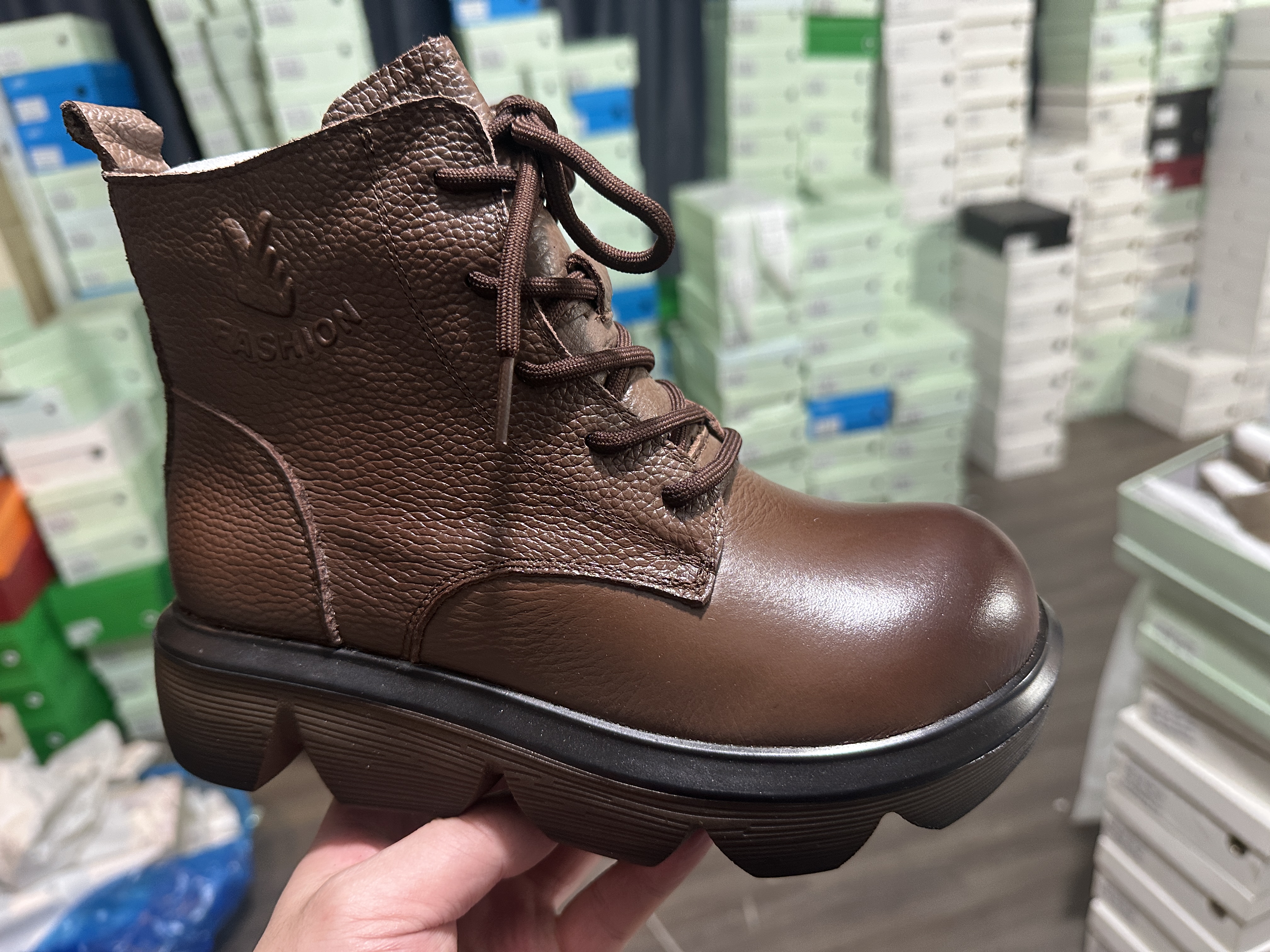 保暖中筒冬季马丁靴时装女靴平跟胶粘秋冬百搭