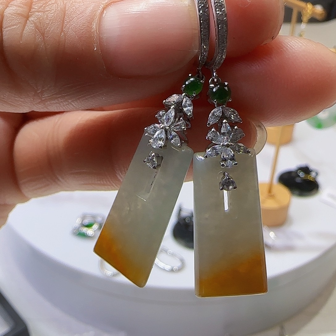 翡翠耳饰18K金镶嵌天然缅甸a货翡翠