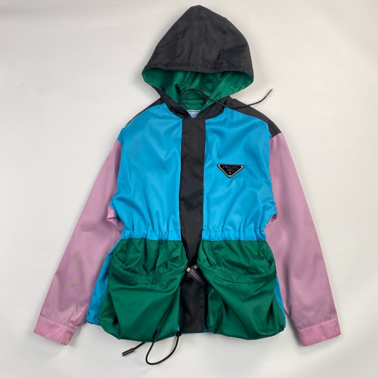 99新 Prada/普拉达 女/40码/拼色三角标冲锋衣/21200/JM6660