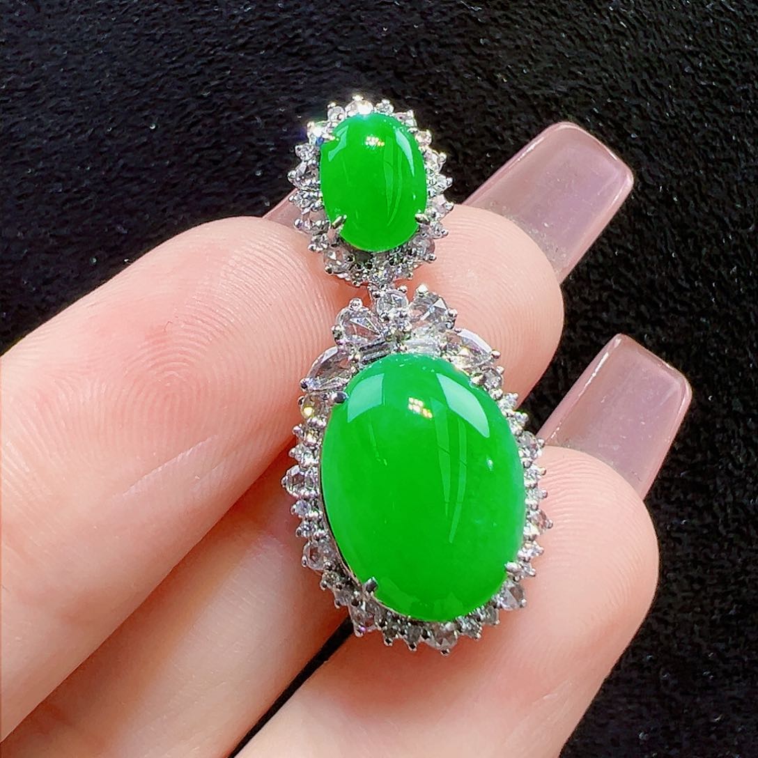 翡翠吊坠(不含链)18K金镶嵌吊坠