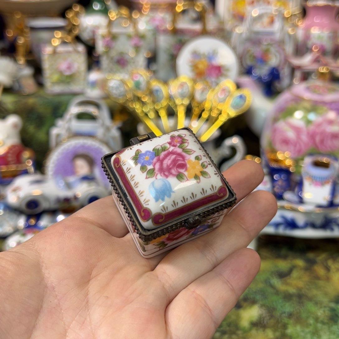 摆件鹿与海陶瓷家居用品有限公司