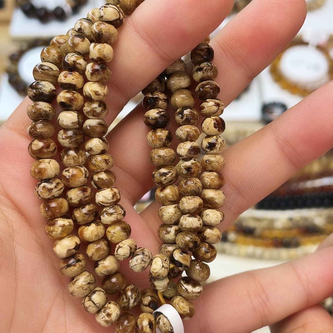 琥珀未镶嵌裸石六90455