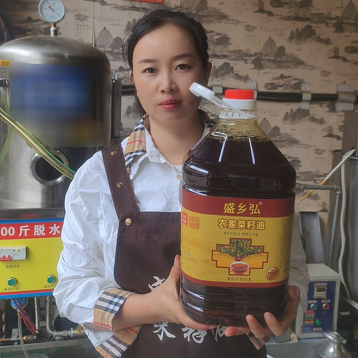 盛乡弘5L黑菜籽油 取高山菜籽炒熟 小榨熟榨压榨 现榨小榨油