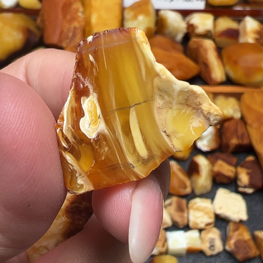 I***C定制琥珀未镶嵌蜜蜡