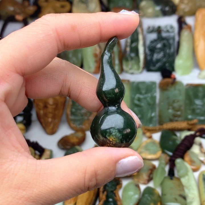 岫岩河磨玉（透闪石质玉）挂件未镶嵌