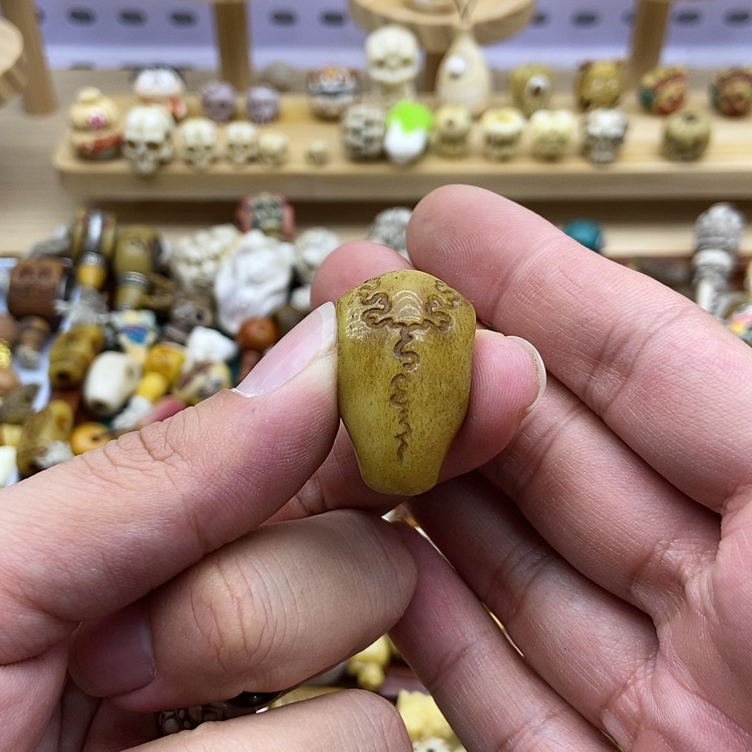 马***姐驼骨其他配饰搭配