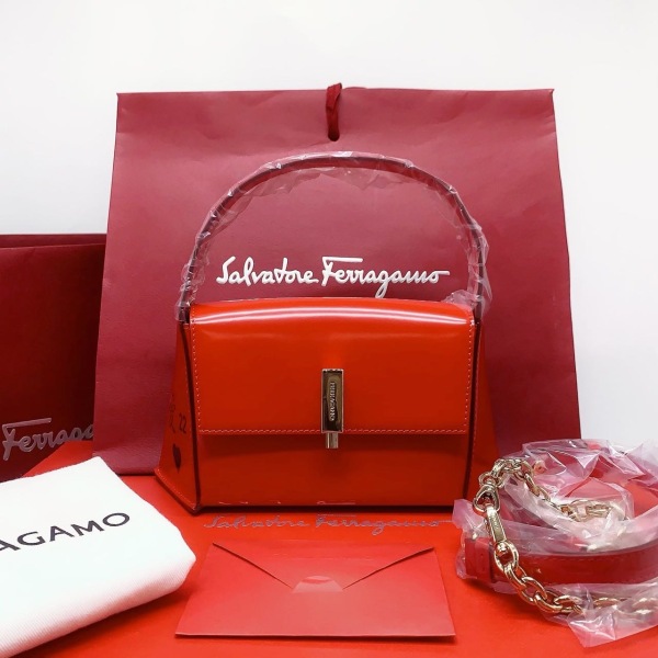 菲拉格慕/95新/包包/250327MM0024/C213501433