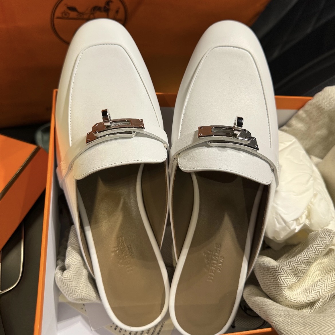 99新 Hermes/爱马仕 7姐专场/冰川白银扣穆勒鞋37.5码