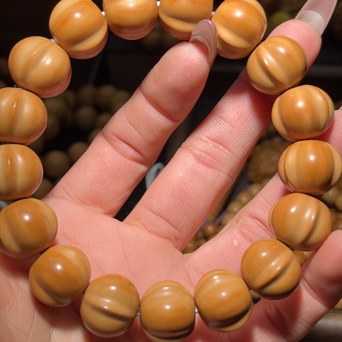 吊坠猴头核桃16+聚宝盆料雕刻鲨鱼背全品无瑕无药