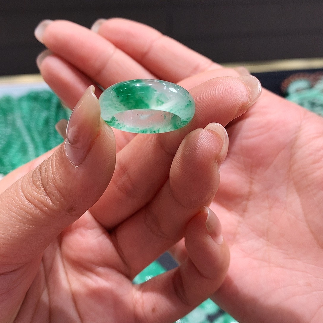 石英质玉未镶嵌戒指