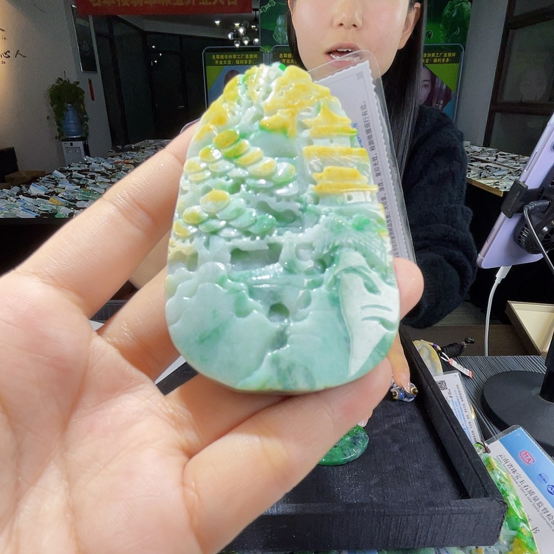 颈饰未镶嵌翡翠一