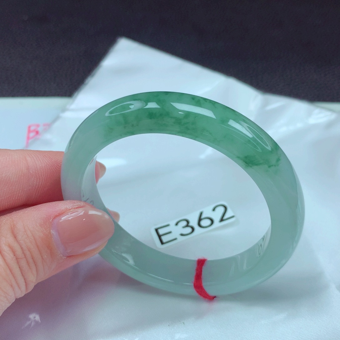 翡翠手镯未镶嵌手镯88