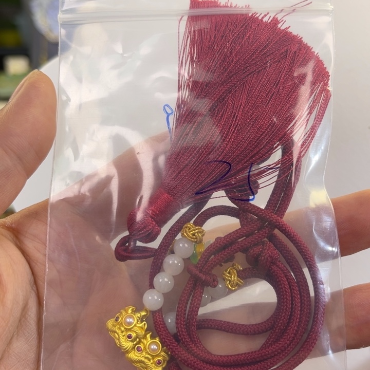 翡翠吊坠(赠链)未镶嵌