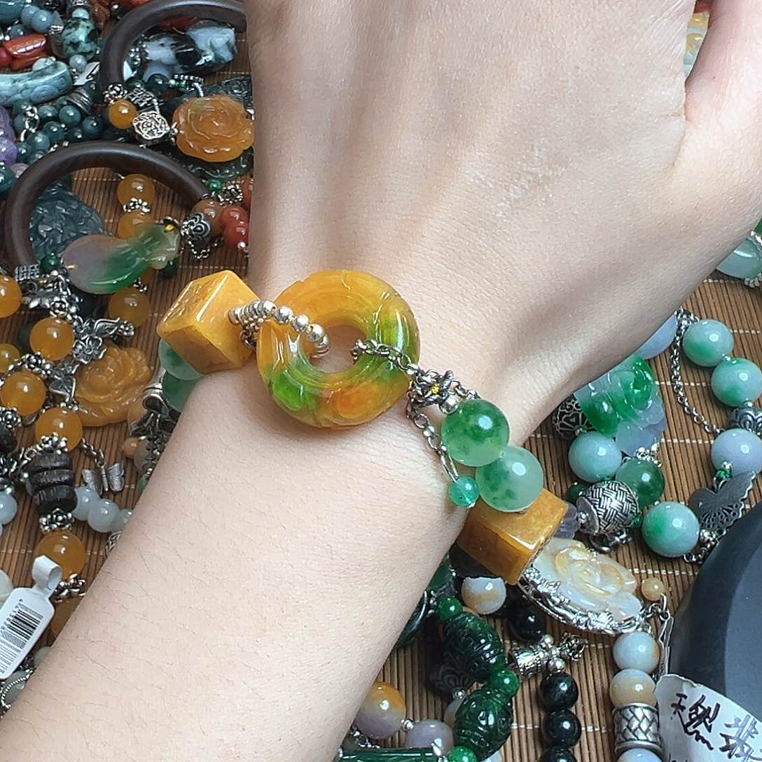 翡翠未镶嵌颈饰富*太吊坠