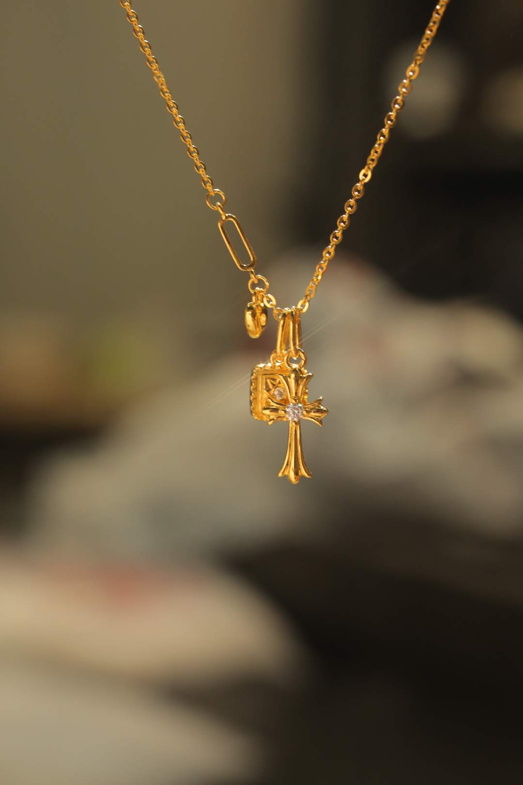  Pt950铂金黄小克罗鸢尾花点钻套链