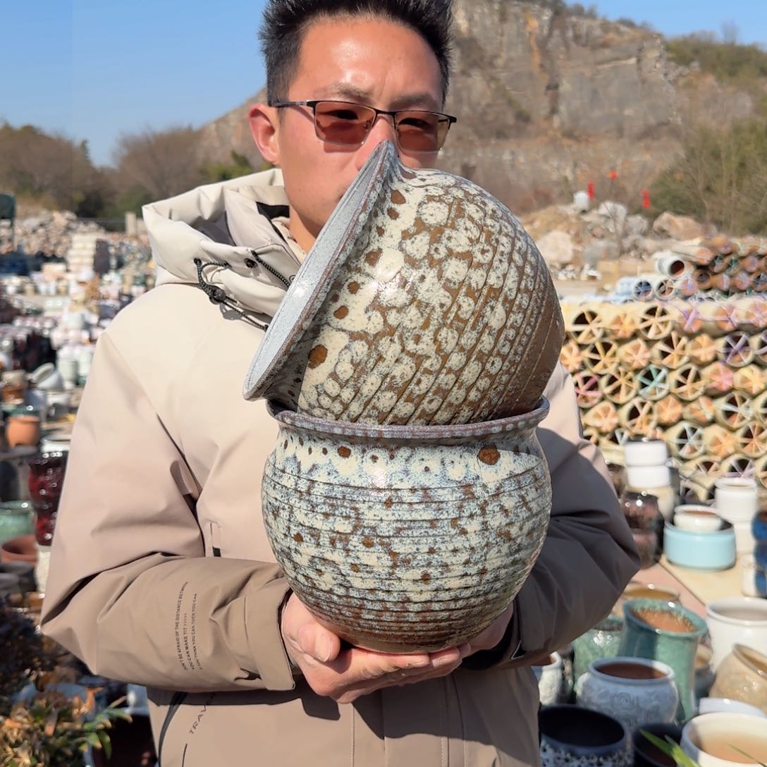 紫砂花盆口20高18（两个A02