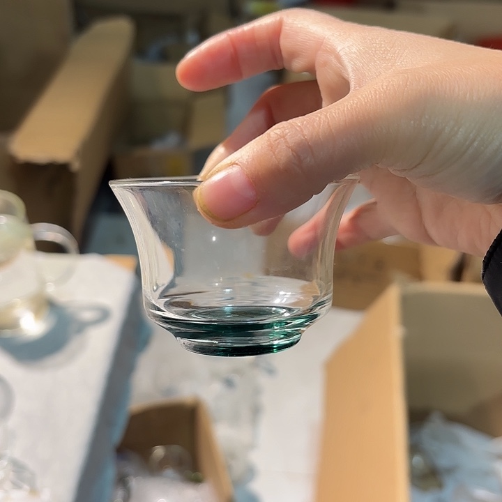 清杯墨绿两个。            哟