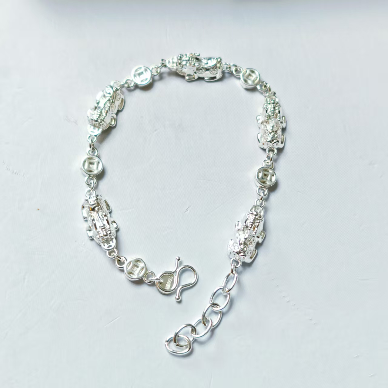 t170通体里外一致纯箔臻奢品时尚手链多样性发其一