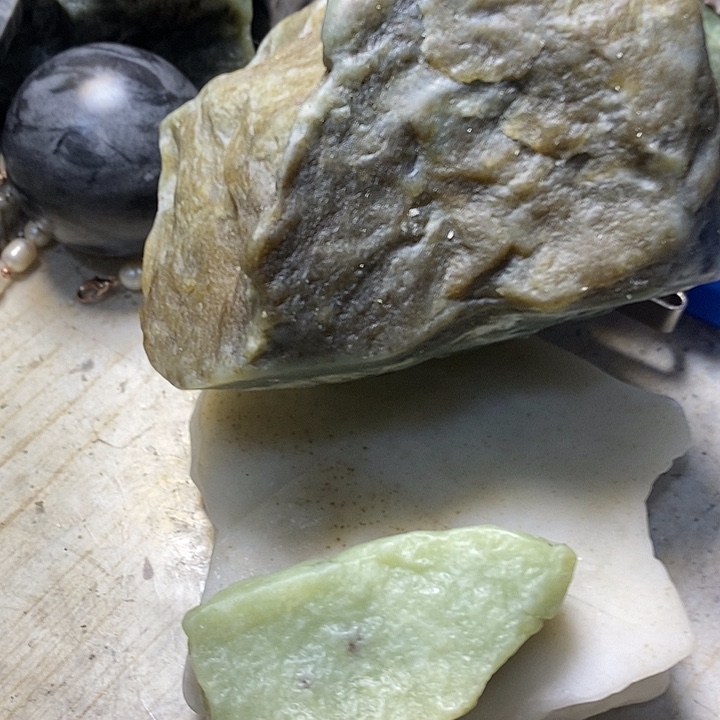 透闪石质玉珠宝半成品未镶嵌