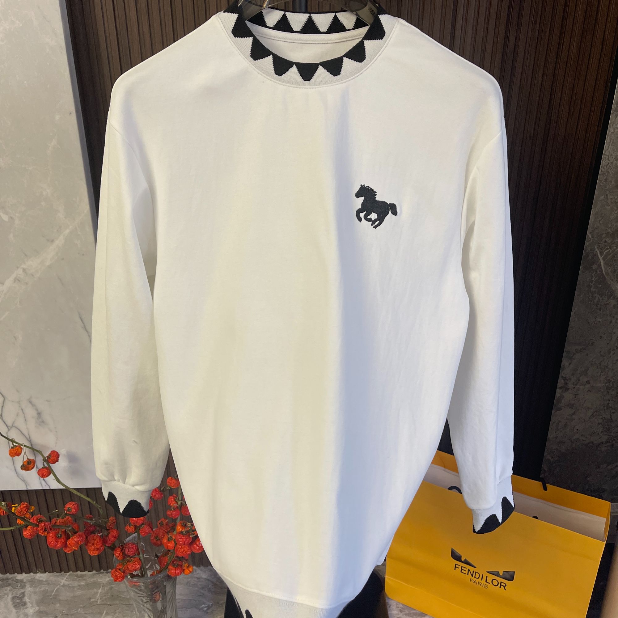 2026新款刺绣马上有钱款长袖卫衣