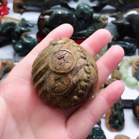 岫岩河磨玉（透闪石质玉）把件未镶嵌