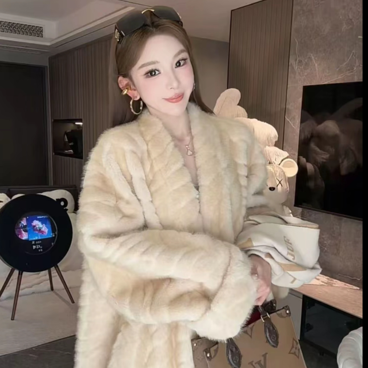 冬日必备韩系环保金叶貂气质V领短款轻奢感保暖毛毛外套