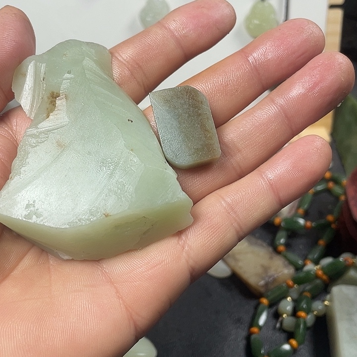 前***:和田玉未镶嵌珠宝半成品