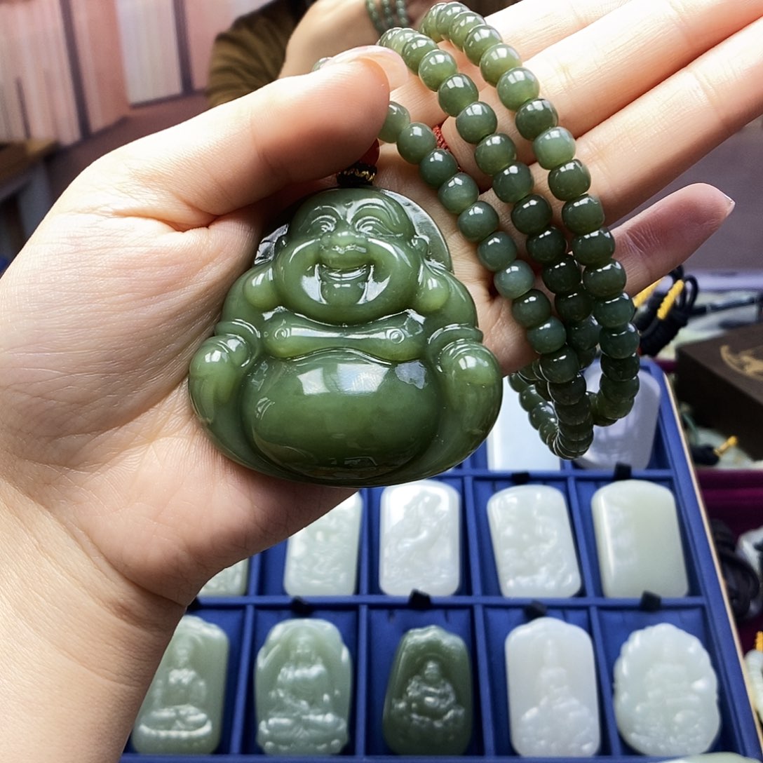 和田玉颈饰未镶嵌东****玲