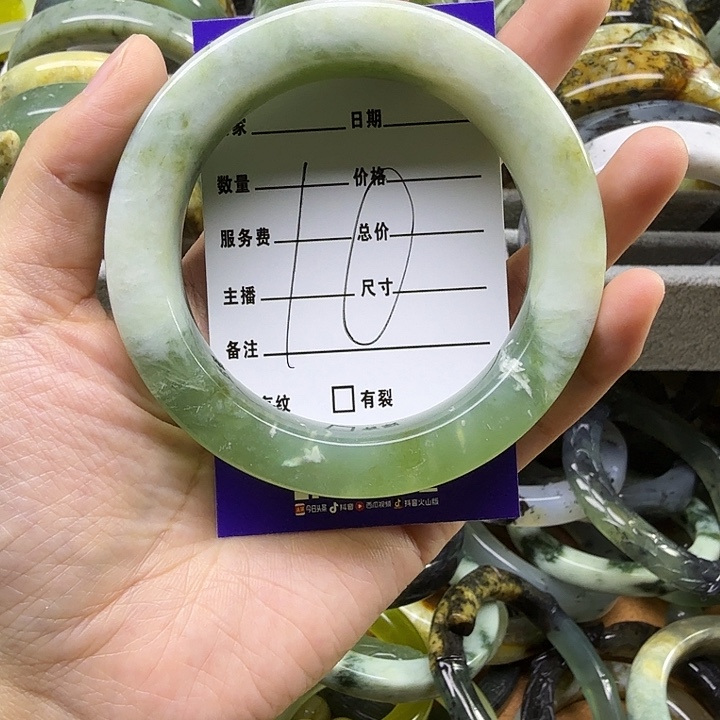 碳****蛇纹石玉未镶嵌岫玉蛇纹石手镯