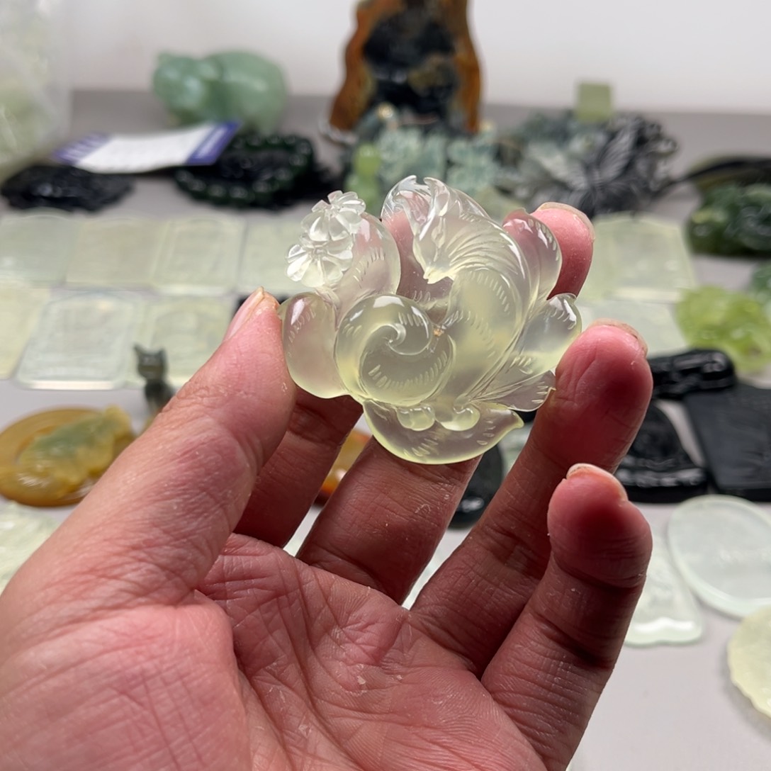 未镶嵌蛇纹石玉颈饰