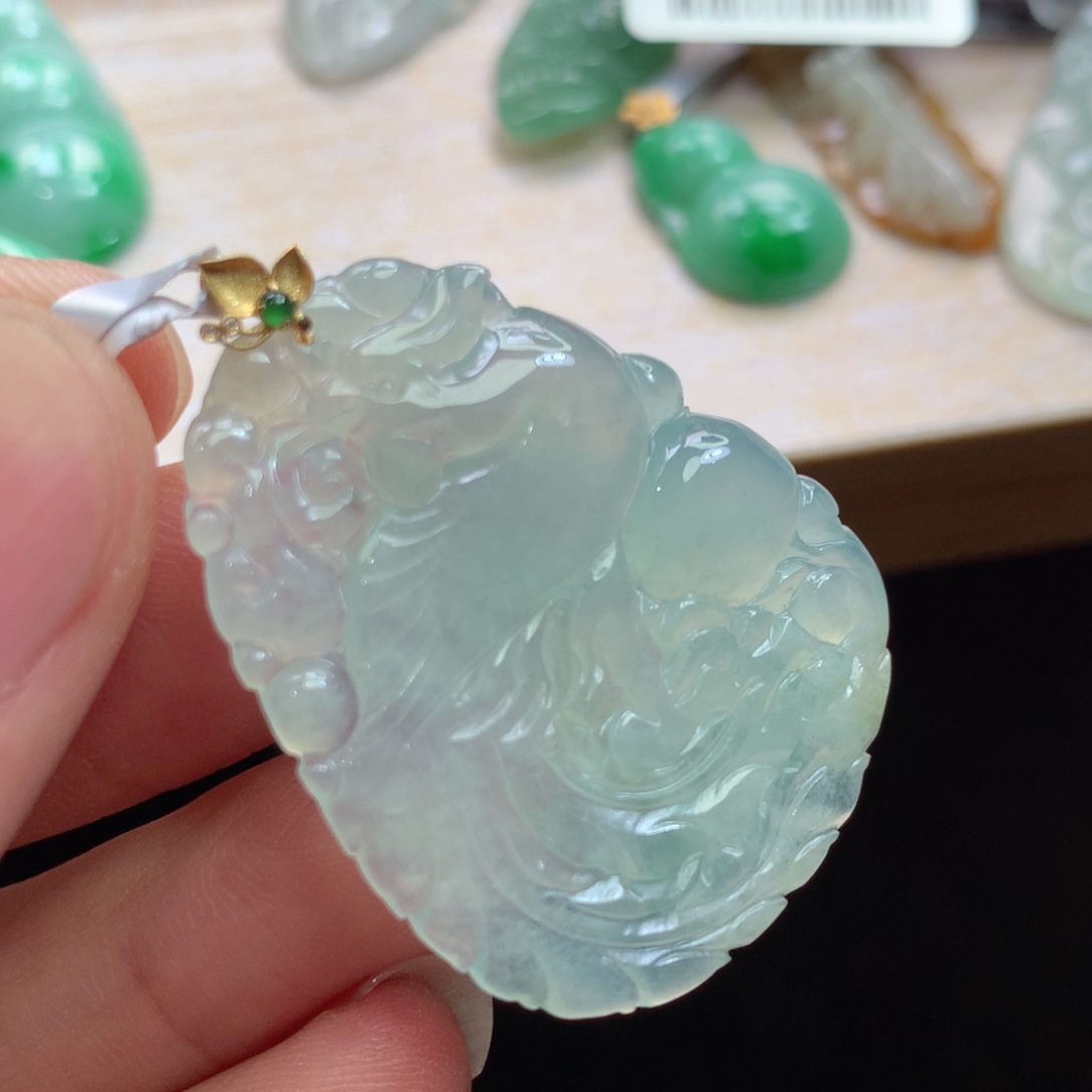 颈饰未镶嵌翡翠吊坠