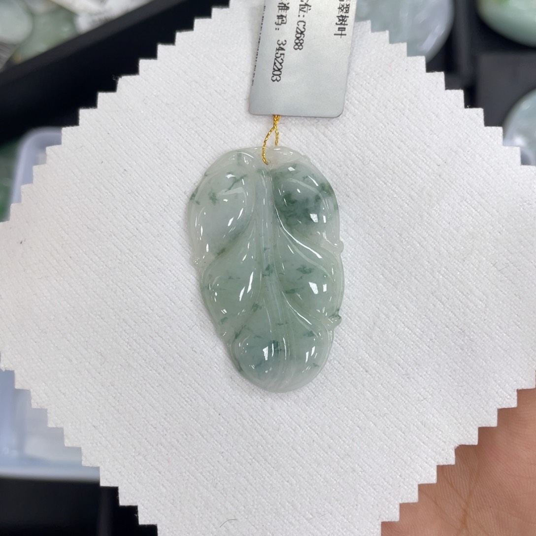 颈饰未镶嵌翡翠睡***?叶子